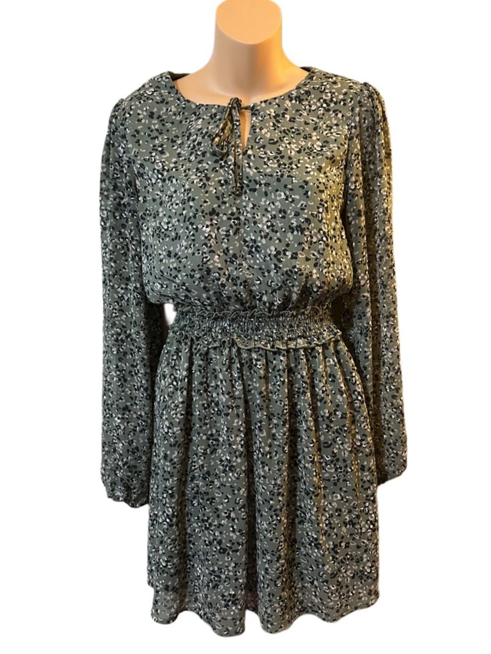 Sadie & Sage Smocked Waist Mini Dress S Green Abstract Ditsy Cheetah Print Long